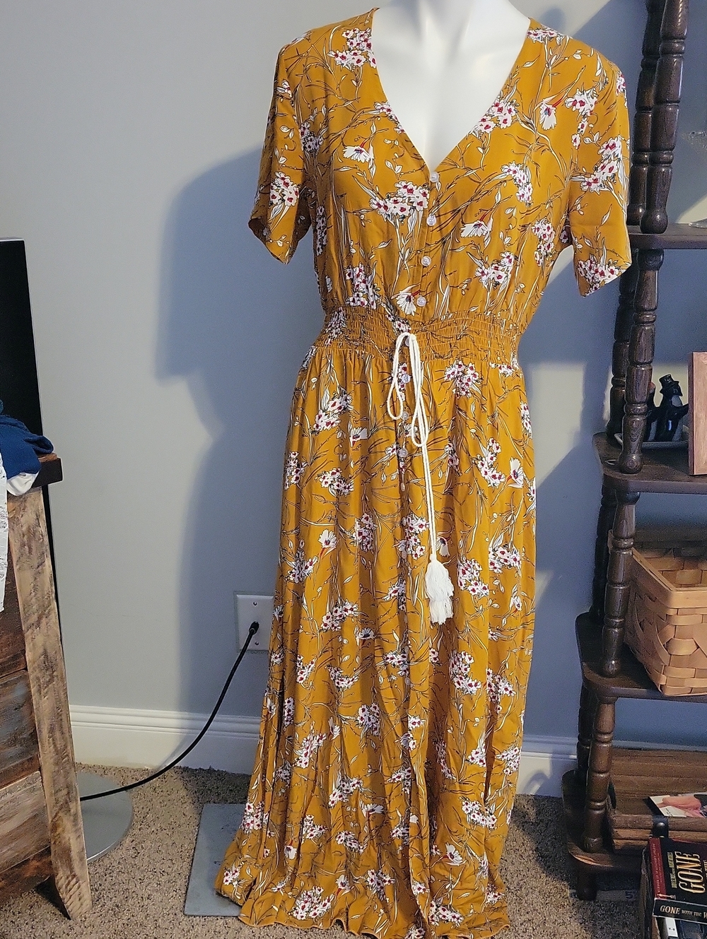 Women’s Mustard Floral Drawstring Maxi Dress...size Large